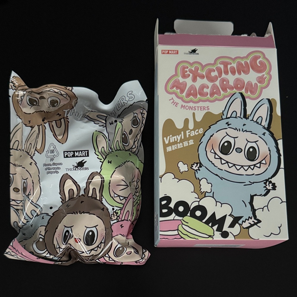 Pop Mart Exciting Macaron Vinyl Face The Monsters - Lychee Berry - Picture 2 of 5